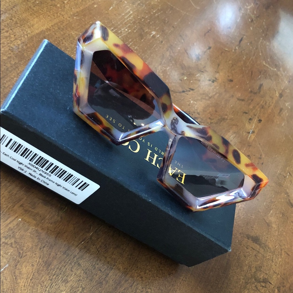 Tortoise Shell Geometric Retro trendy Sunglasses